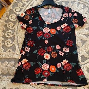 Lula Roe Classic Tee Medium